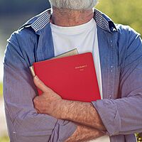 AT-A-GLANCE Weekly Appointment Book Planner, Large 8-1/4 x 11, Quarter-Hourly