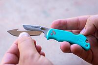 OUTDOOR EDGE Razor Mini Folding Pocket Knife with RazorSafe