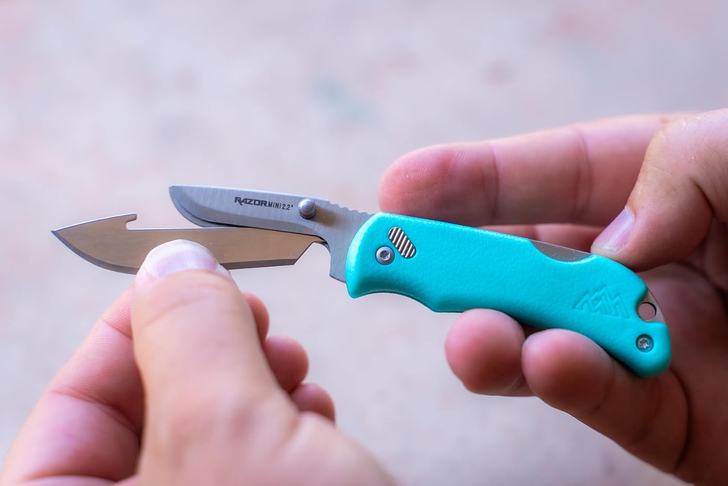 OUTDOOR EDGE Razor Mini Folding Pocket Knife with RazorSafe