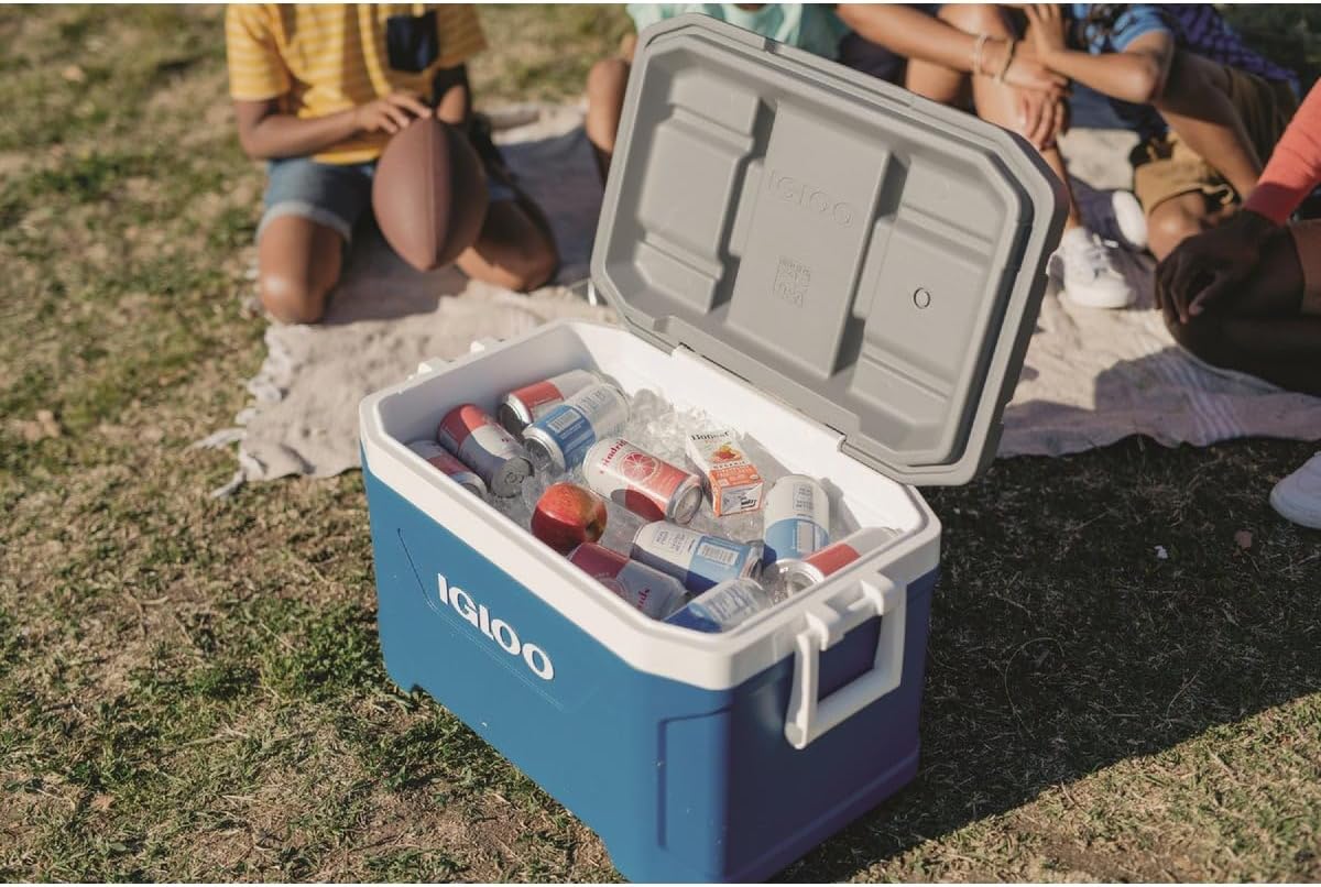 Igloo Latitude 52 Cooler Box, Approx. 10.2 gal (49 L), Latitude, Outdoor, Camping, Leisure, Fishing Indigo Blue, White