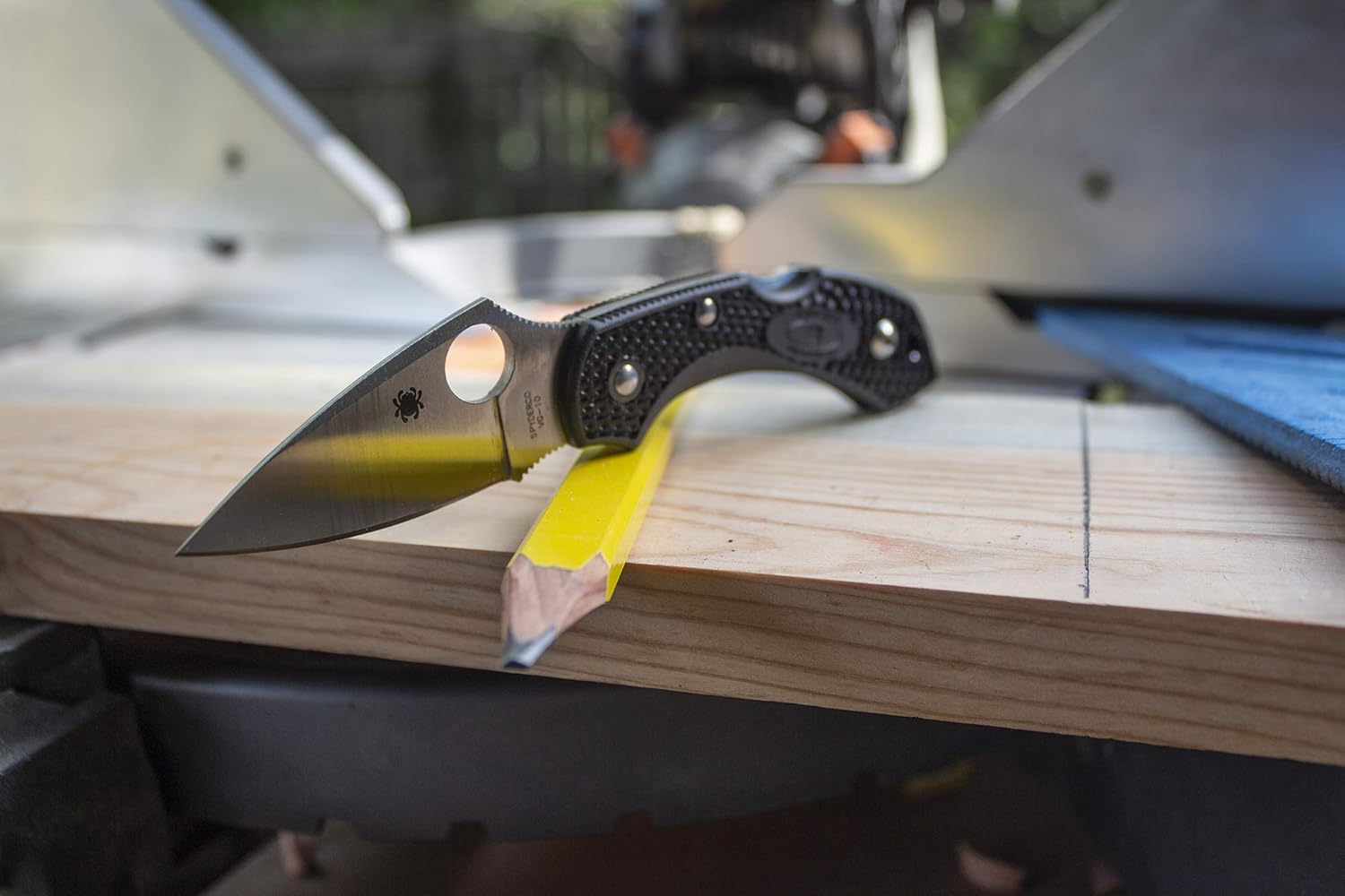 SPYDERCO Dragonfly 2 Lightweight Folding Knife