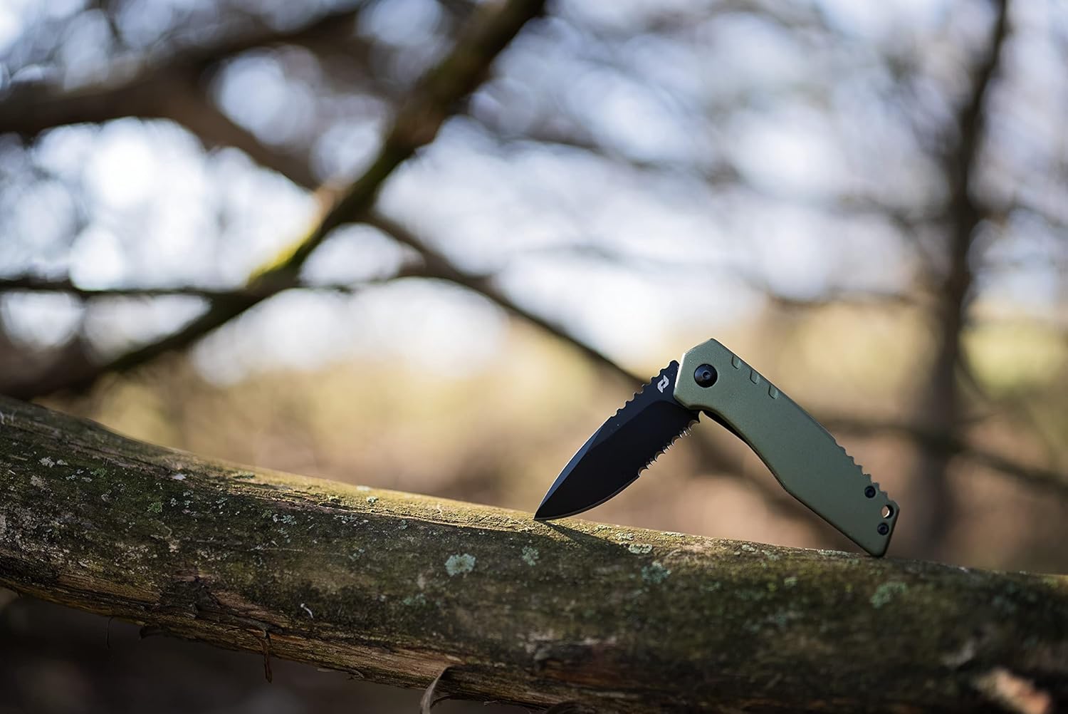 Schrade Delta Class Outback Folder 6.5in with 2.75in AUS-10 Steel Blade and Aluminum Handle for EDC,Green, Black