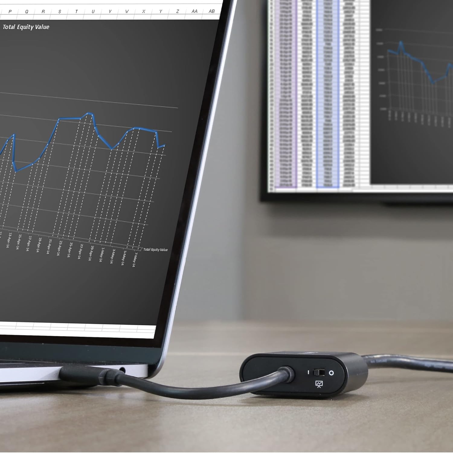 StarTech.com USB C to 4K HDMI Adapter - 4K 60Hz - Thunderbolt 3 Compatible