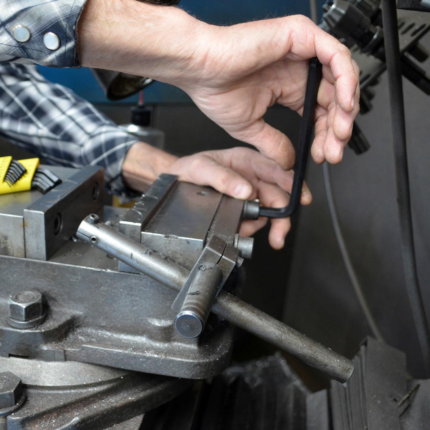 Bondhus 10937 Set of 13 Balldriver L-wrenches, sizes .050-3/8-Inch One Size Classic