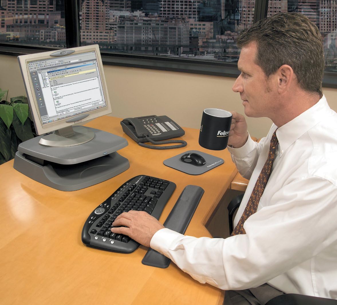 Fellowes Mouse Pad with Microban Antimicrobial Protection, Graphite (5934001), "9""*7.5""