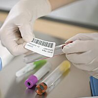 DYMO Authentic LW Multi-Purpose Labels DYMO Labels for LabelWriter Printers Great for Barcodes 1" x 2-1/8" 1 Roll of 500 1