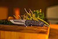 OUTDOOR EDGE Razor VX5 | Replaceable Blade EDC Folding Pocket Knife | 3" Blade, Ceramic Ball Bearings, Carbon Fiber Handle, Reversible Pocket Clip | Outdoor, Camping, Survival, Utility Black