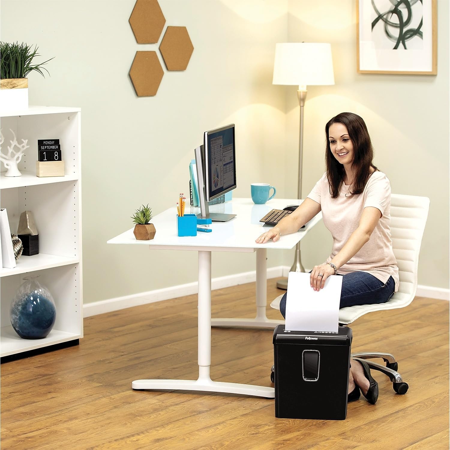 Fellowes PowerShred P-30C 6 Sheet Cross-Cut Deskside Paper Shredder for The Home Office 6-Sheet Paper Shredder