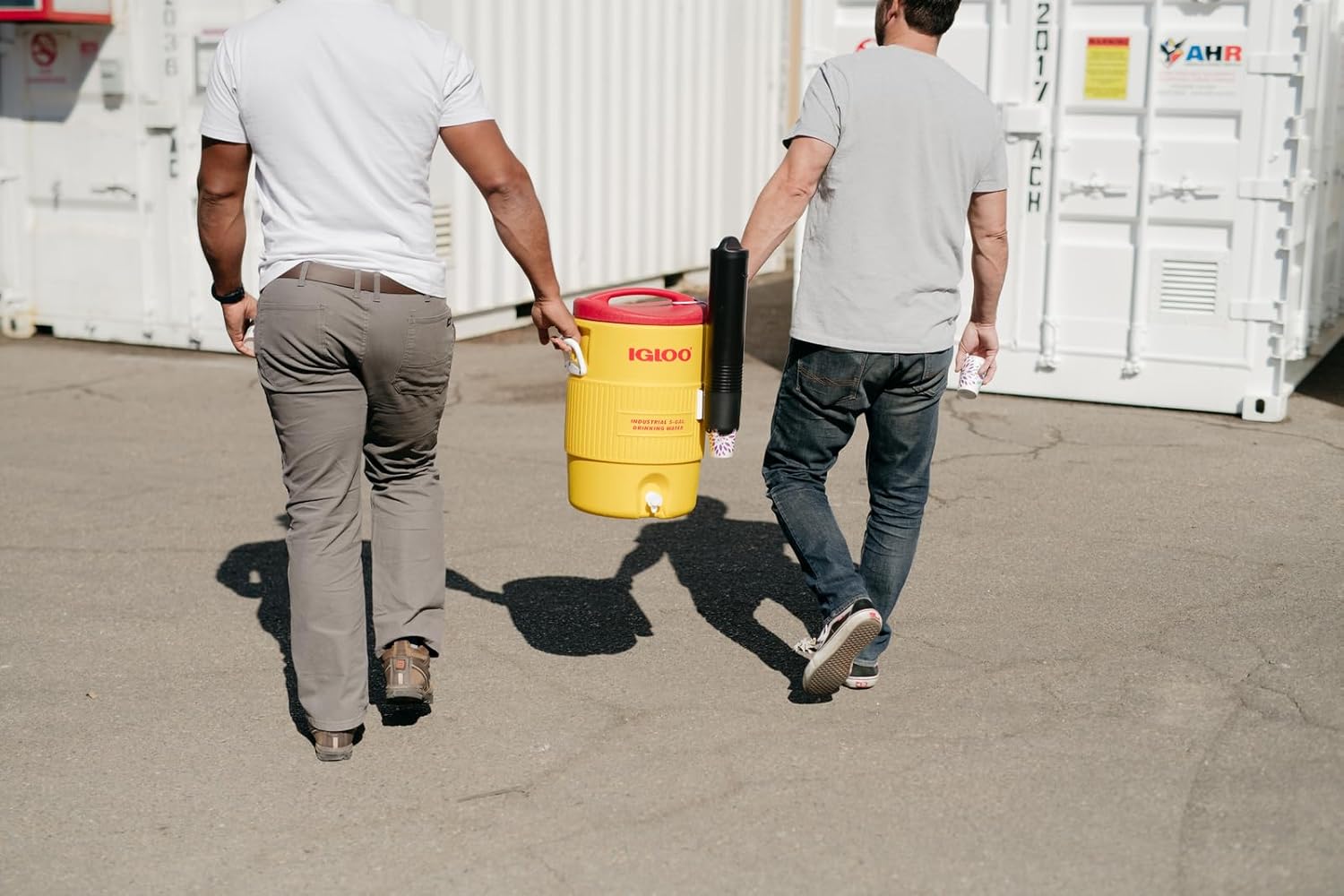 Igloo 10 Gallon Sports Cooler Insulated Beverage Dispenser