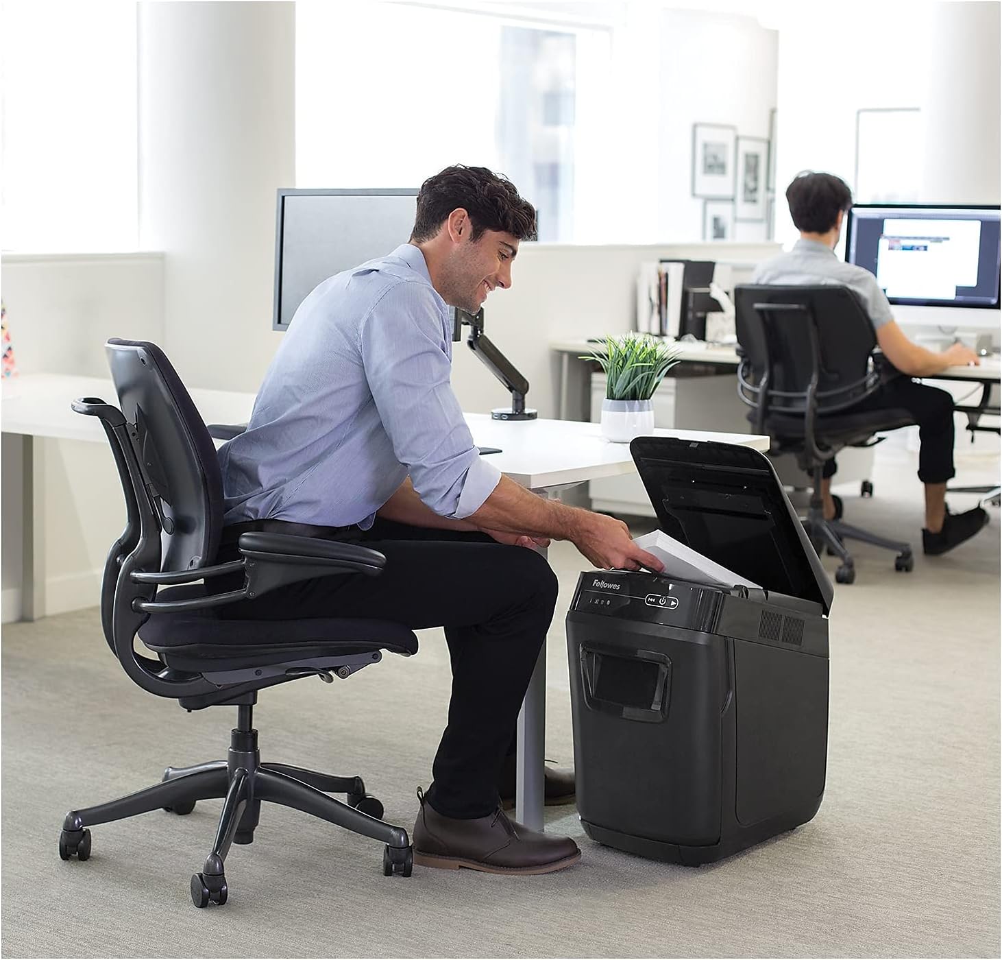 Fellowes 150-Sheet Cross-Cut 150C AutoMax