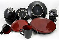 Gibson Soho Lounge 16-Piece Round Dinnerware Set, Burgundy