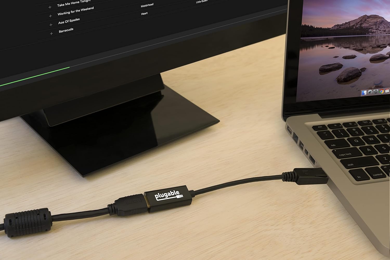 Plugable Passive DisplayPort to HDMI Adapter, Driverless, Compatible with Windows and Linux Systems and Displays up to 4K
