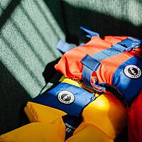 Mustang Lil' Legends Child Foam Vest - Yellow/Navy