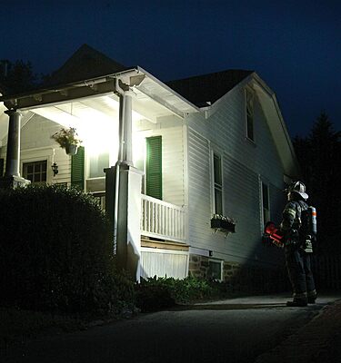 STREAMLIGHT HID LiteBox Rechargeable High-Intensity Searchlight/Lantern