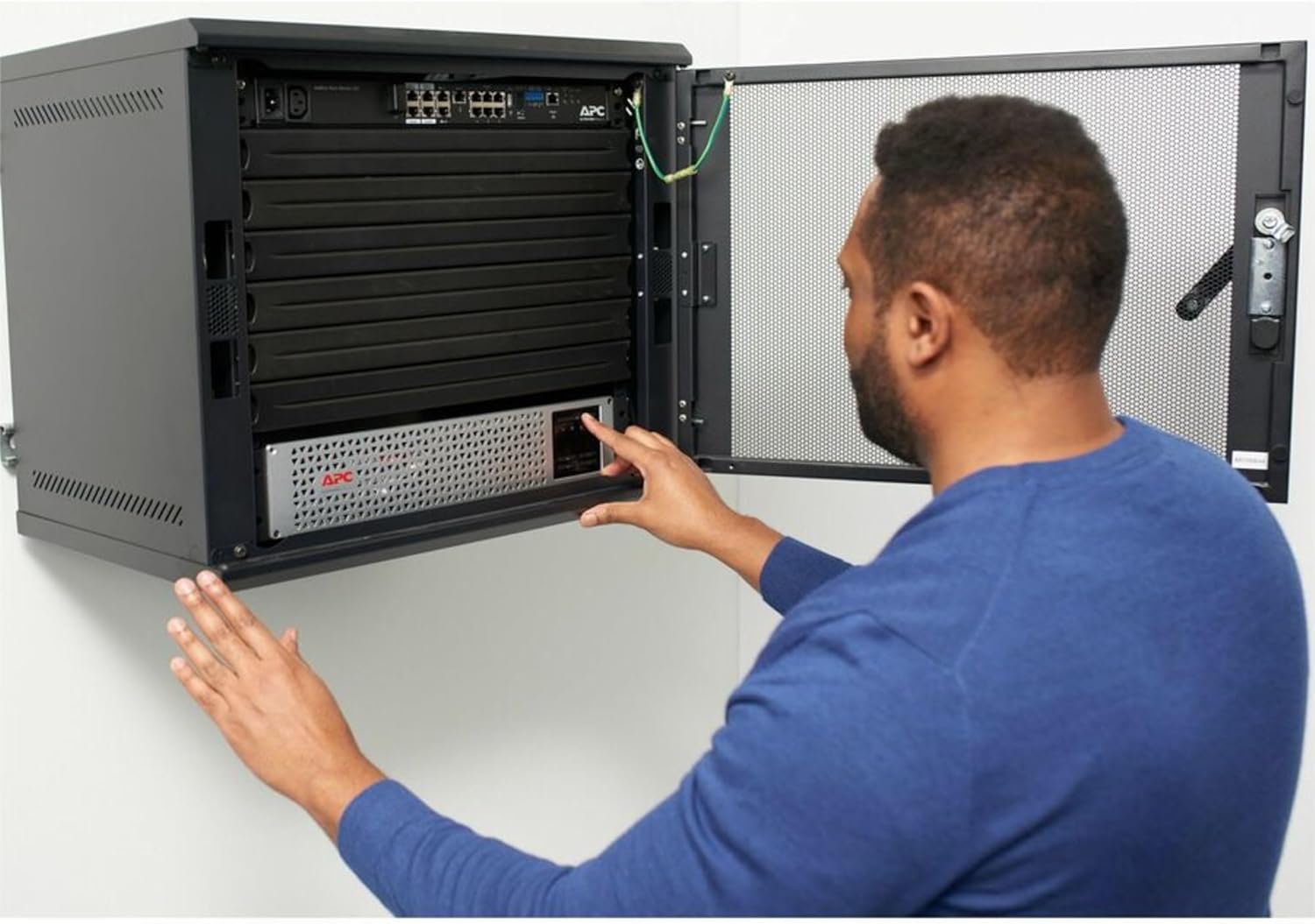 APC Smart-UPS Lithium-Ion UPS with SmartConnect, Pure Sine Wave, Short-Depth 120V