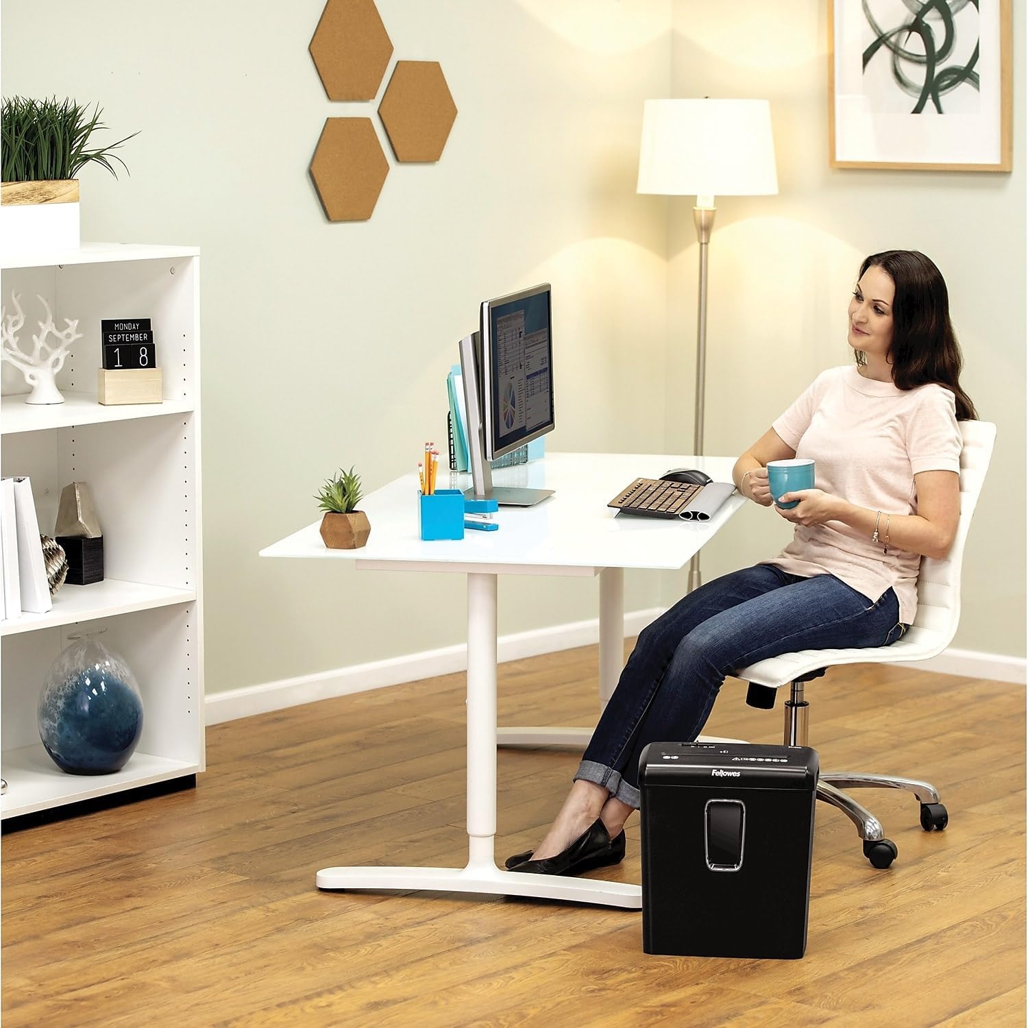 Fellowes PowerShred P-30C 6 Sheet Cross-Cut Deskside Paper Shredder for The Home Office 6-Sheet Paper Shredder