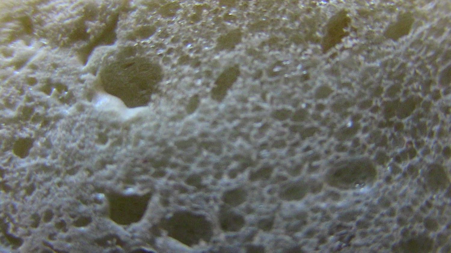 Red Devil 0912 Spray Foam, Fill Large Gaps, Cracks Expanding Insulation Polyurethane Sealant, 20 oz., Off-White