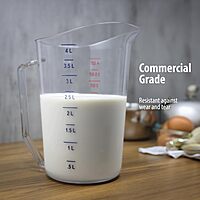 Cambro (400MCCW135) 4 qt Liquid Measuring Cup - Camwear®