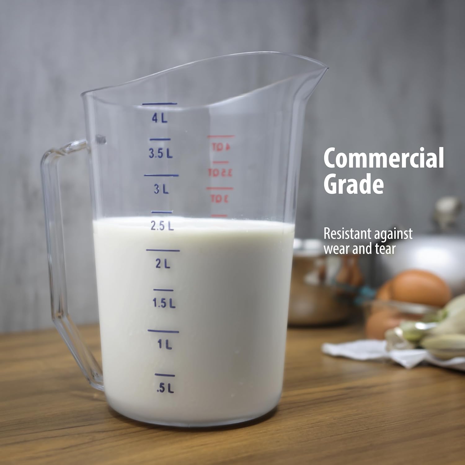 Cambro (400MCCW135) 4 qt Liquid Measuring Cup - Camwear®