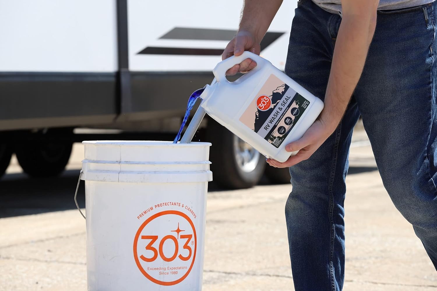 303 Products RV Wash & Seal - Clean, Streak-Free Finish, pH Neutral with High Foaming Formula