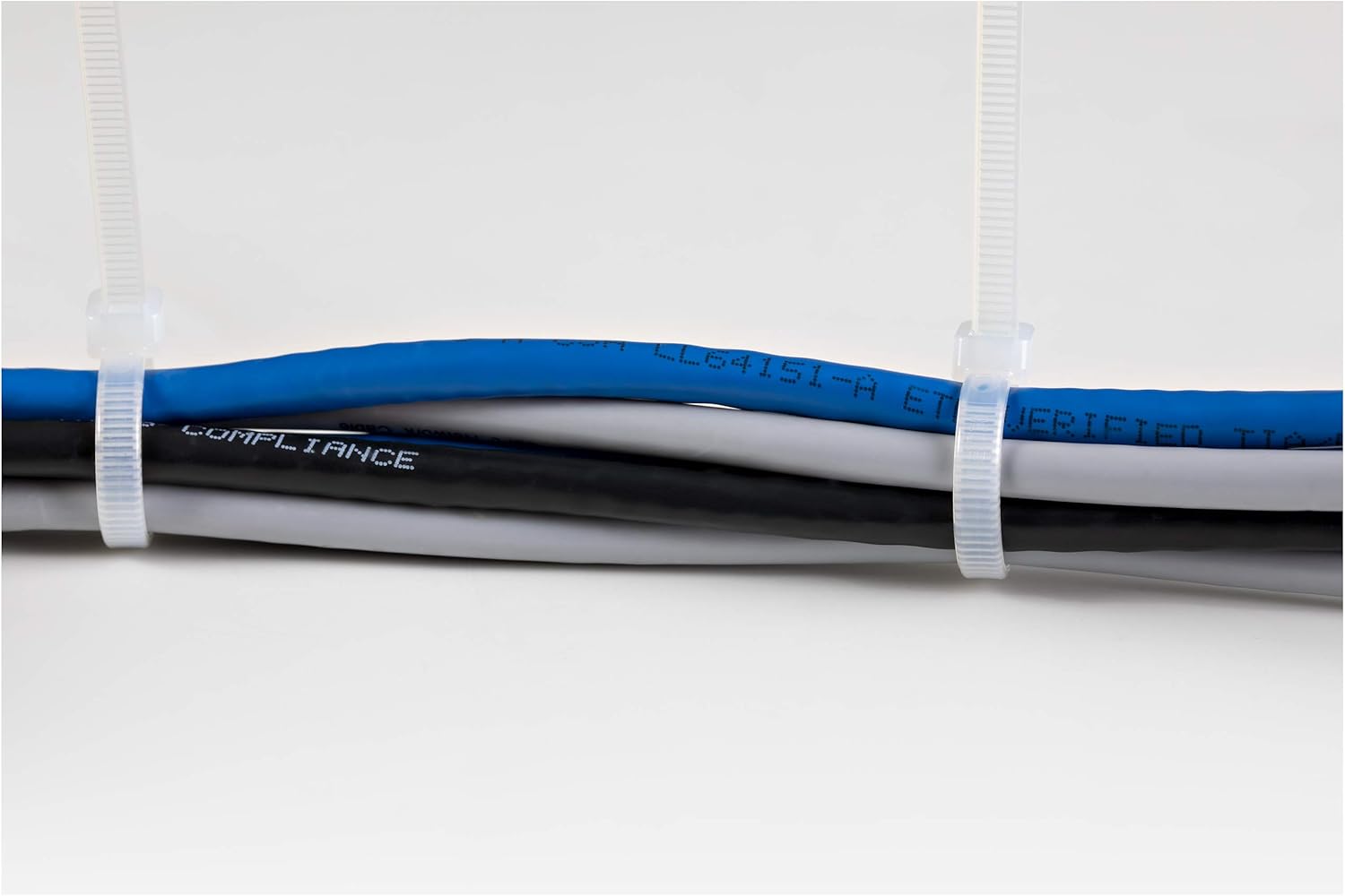 StarTech.com Nylon Self-Locking Cable Ties