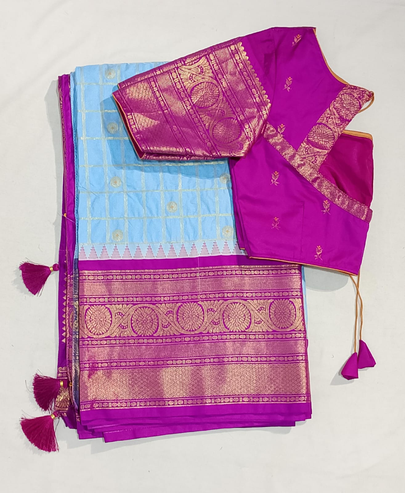 N147: Ready To Ship Beautiful Saree With Stitched Blouse