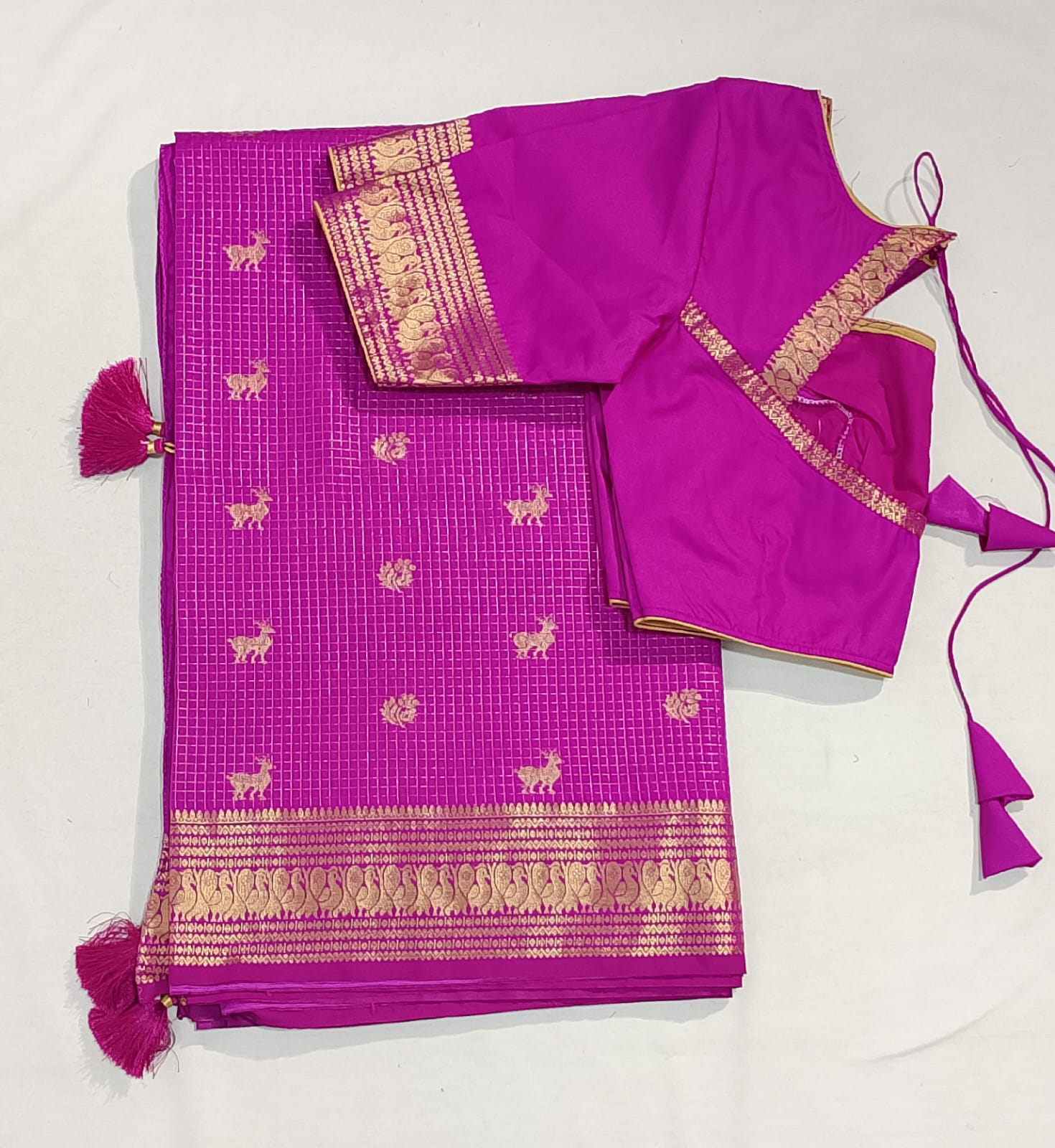 N148: Ready To Ship Beautiful Saree With Stitched Blouse