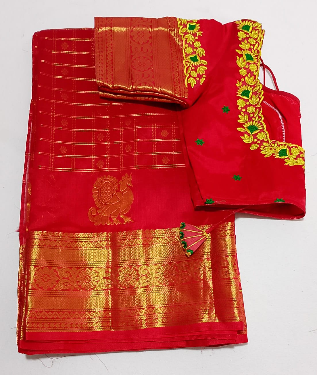 N600 Ready To Ship Beautiful Saree With Stitched Blouse