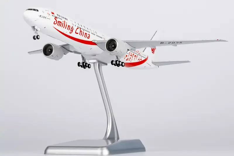 Air China 777-300ER smiling China