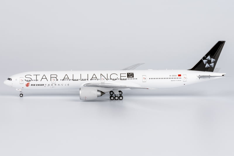 Air China 777-300ER Star Alliance; with 15 years anniversary sticker