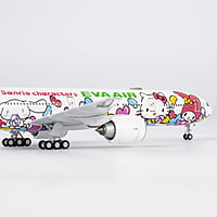 Eva Airways 777-300ER HELLO KITTY Candy Jet - Sanrio Characters