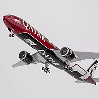 Qatar Airways 777-300ER A7-BEG (New Formula 1 livery, Luxurious packaging with stand)