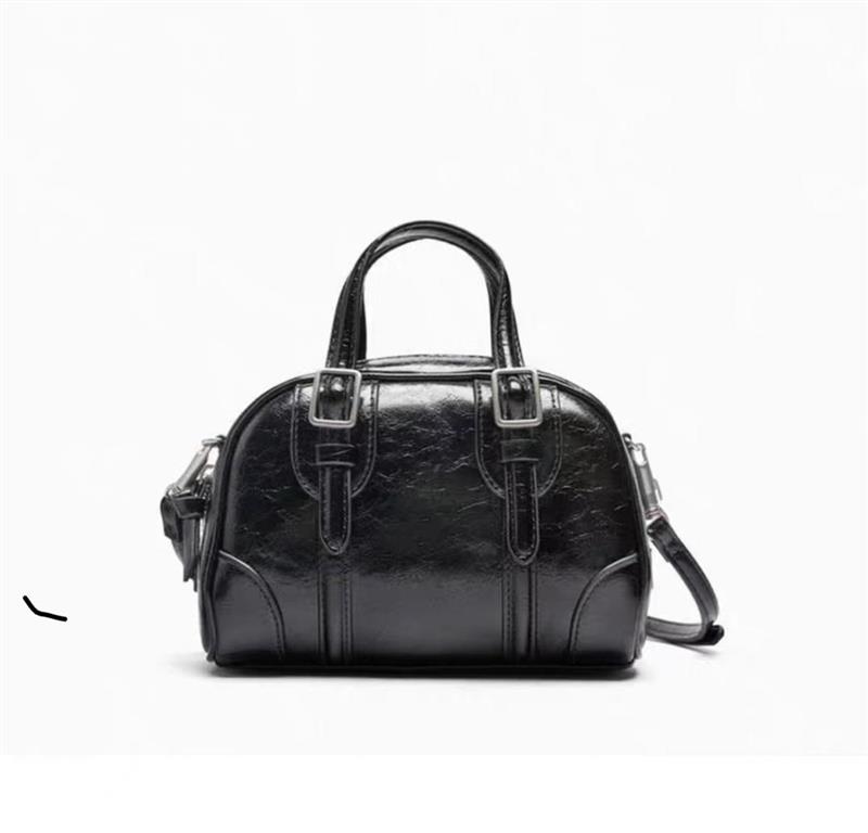 Z BRAND BUCKLE VINTAGE CROSSBODY BAG
