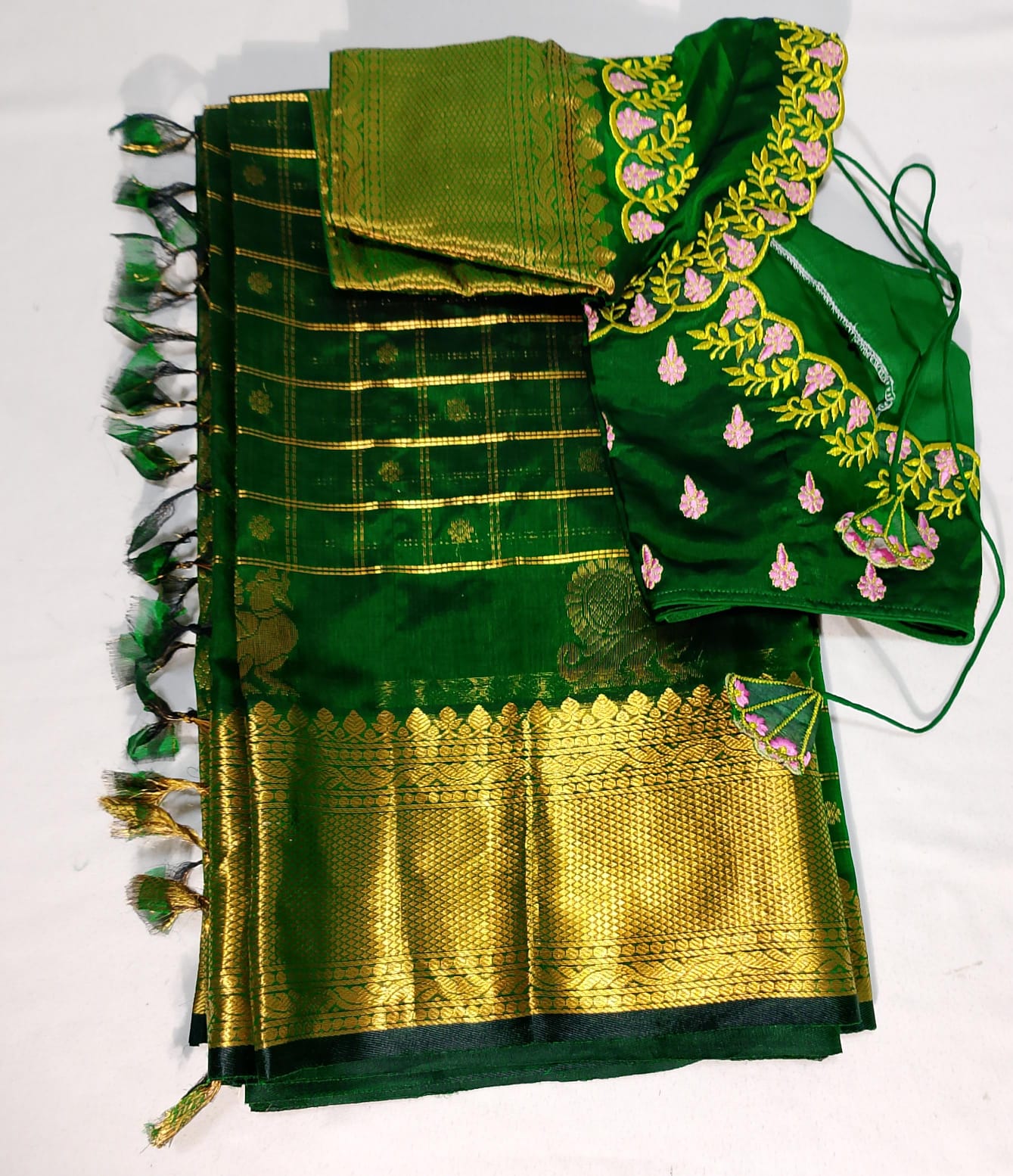 N601 Ready To Ship Beautiful Saree With Stitched Blouse