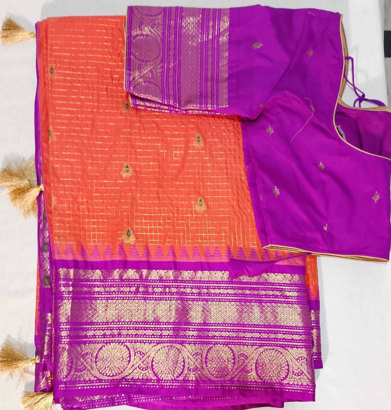 J568: Ready To Ship Beautiful Gadwal Saree With Stitched Blouse