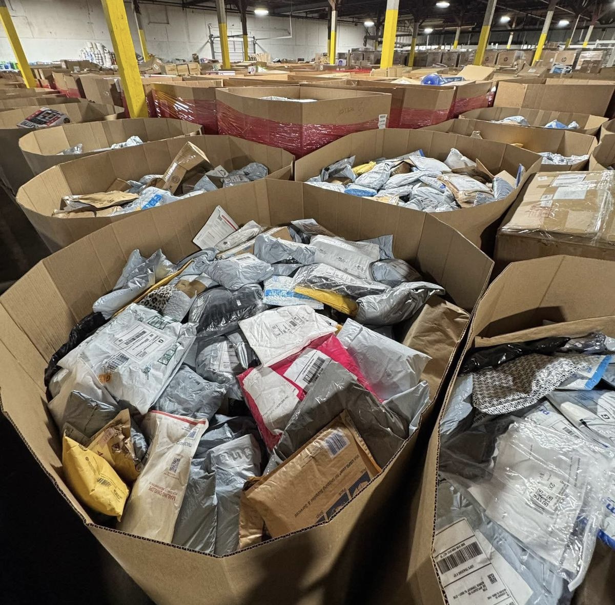 3PL Ecom Undeliverables APPAREL Truckload