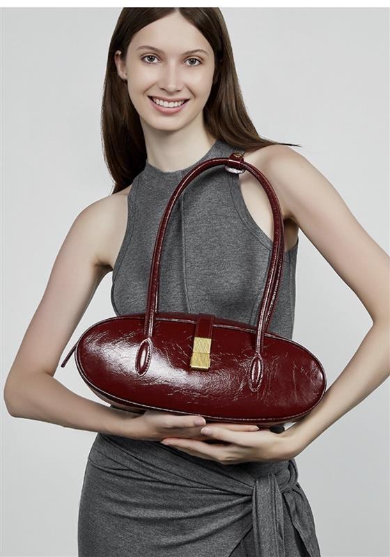 OIL WAXED COWHIDE UNDERARM SINGLE SHOULDER BAG WINE RED