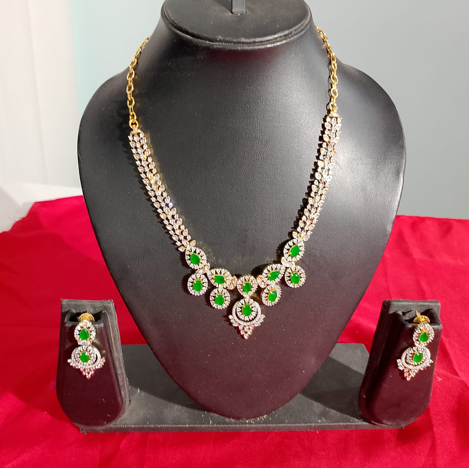 C107: Beautiful  Necklace  Set