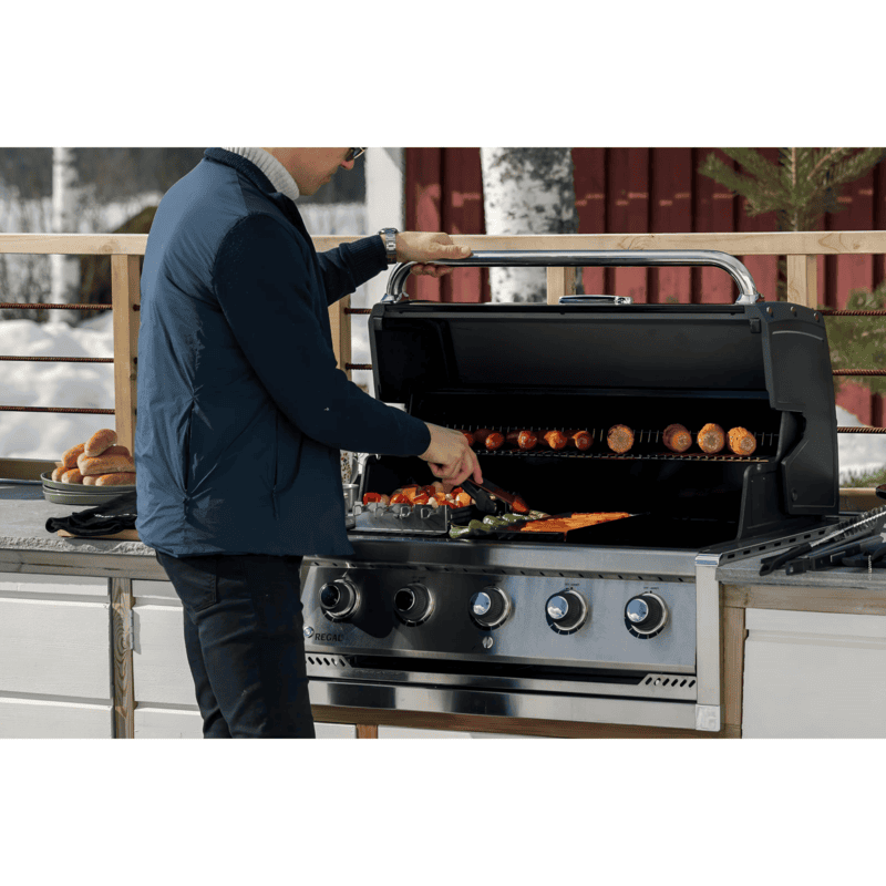 Broil King Regal™ S 570 Built-In Gas Grill
