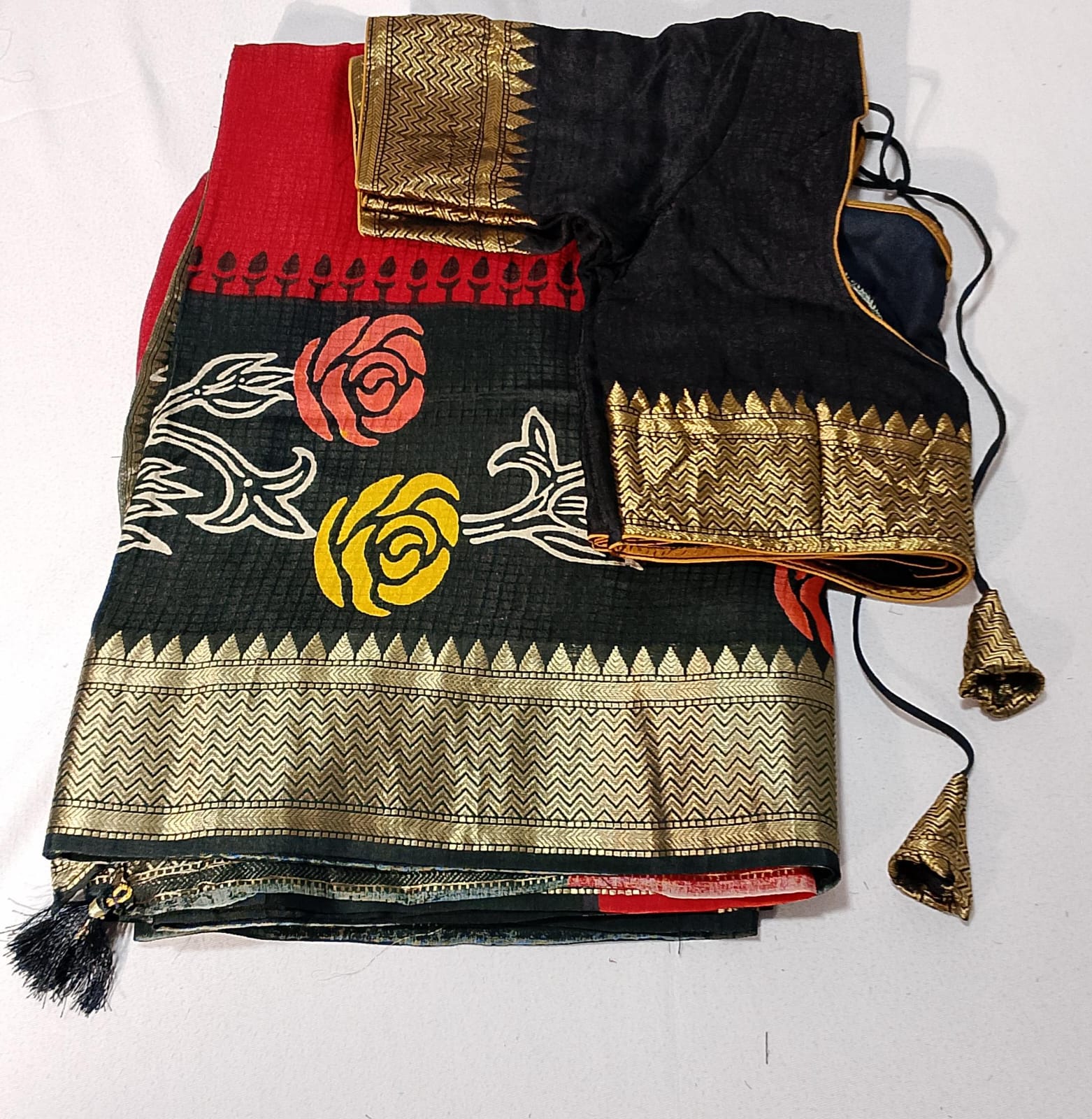 N439: Ready To Ship Beautiful Saree With Stitched Blouse