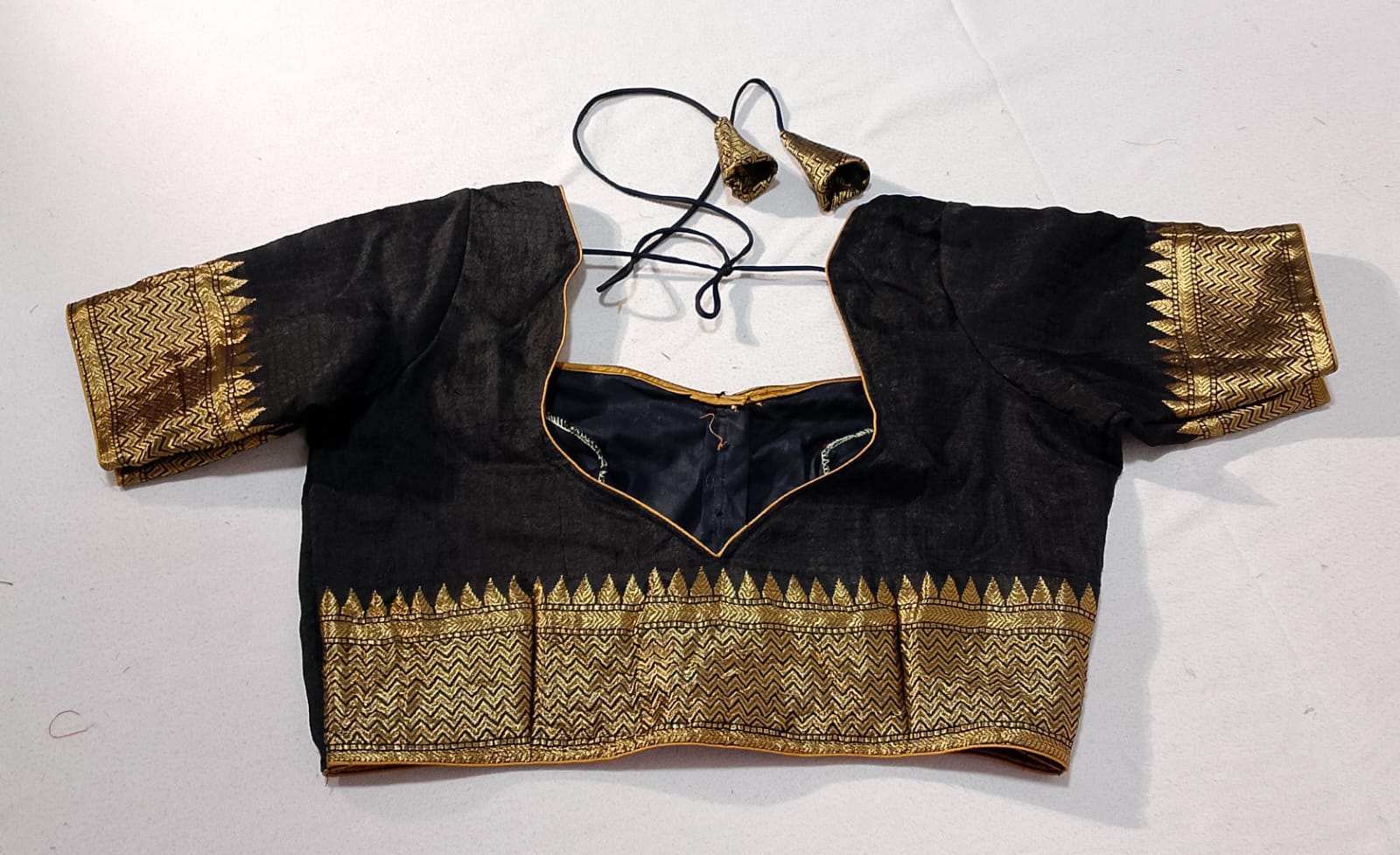 N439: Ready To Ship Beautiful Saree With Stitched Blouse