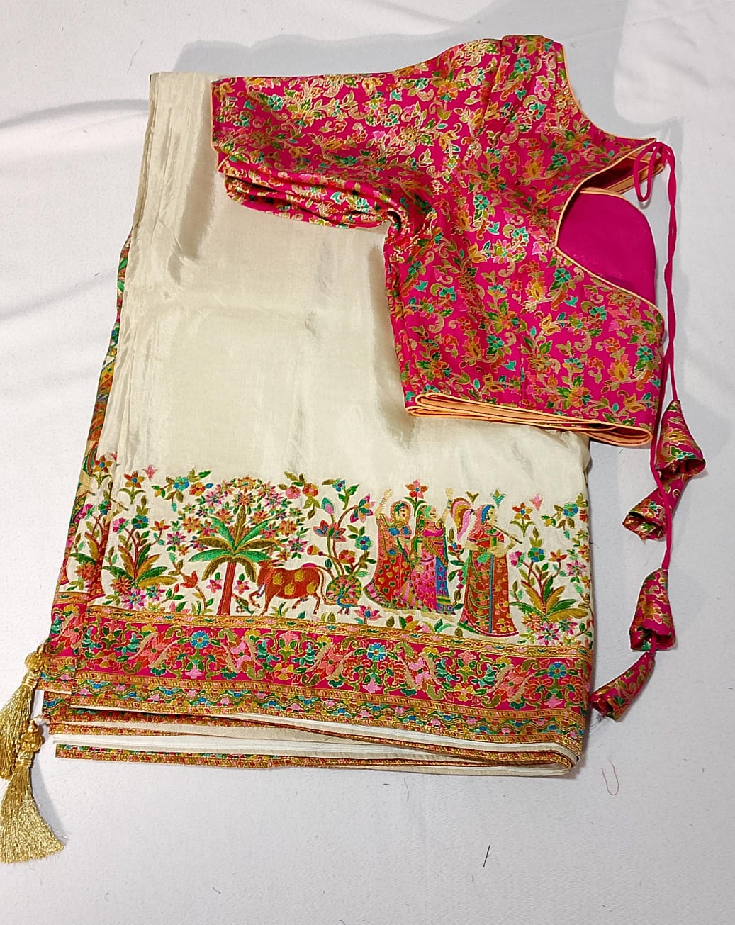 N443: Ready To Ship Beautiful Saree With Stitched Blouse