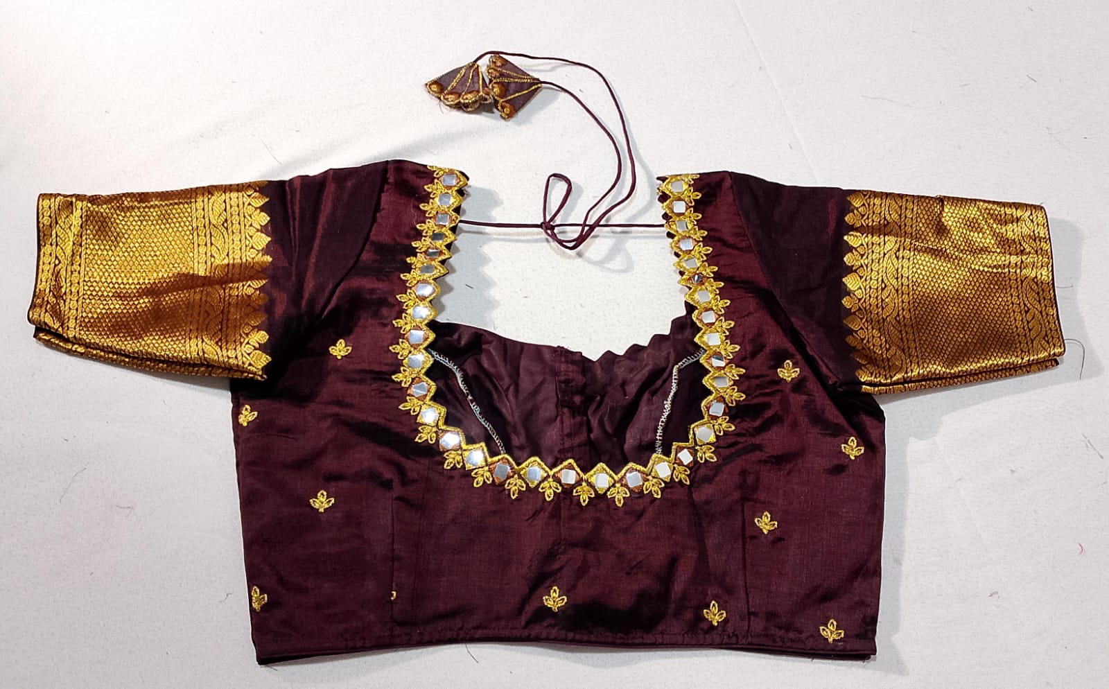 N450: Ready To Ship Beautiful Saree With Stitched Blouse