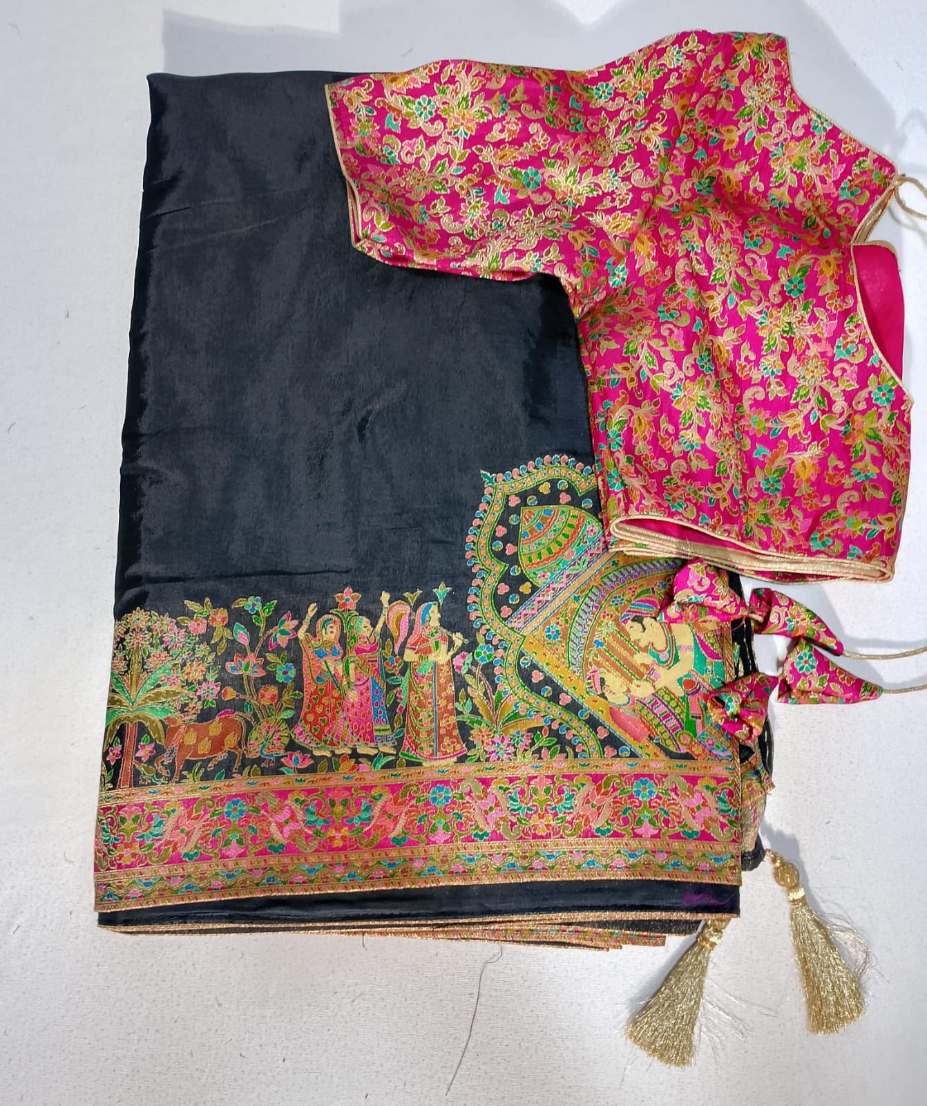 N442: Ready To Ship Beautiful Saree With Stitched Blouse