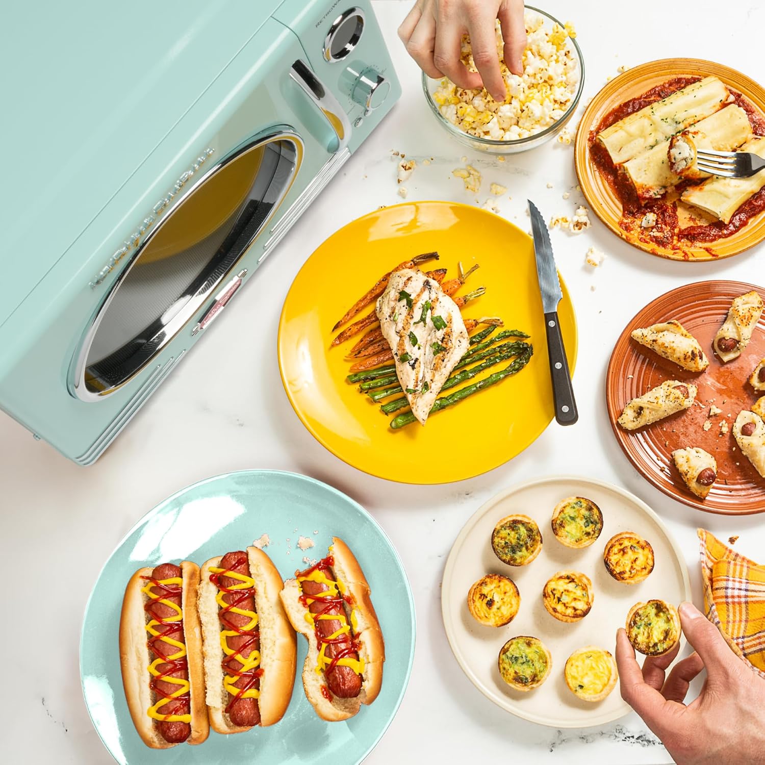 Nostalgia Retro Countertop Microwave Oven