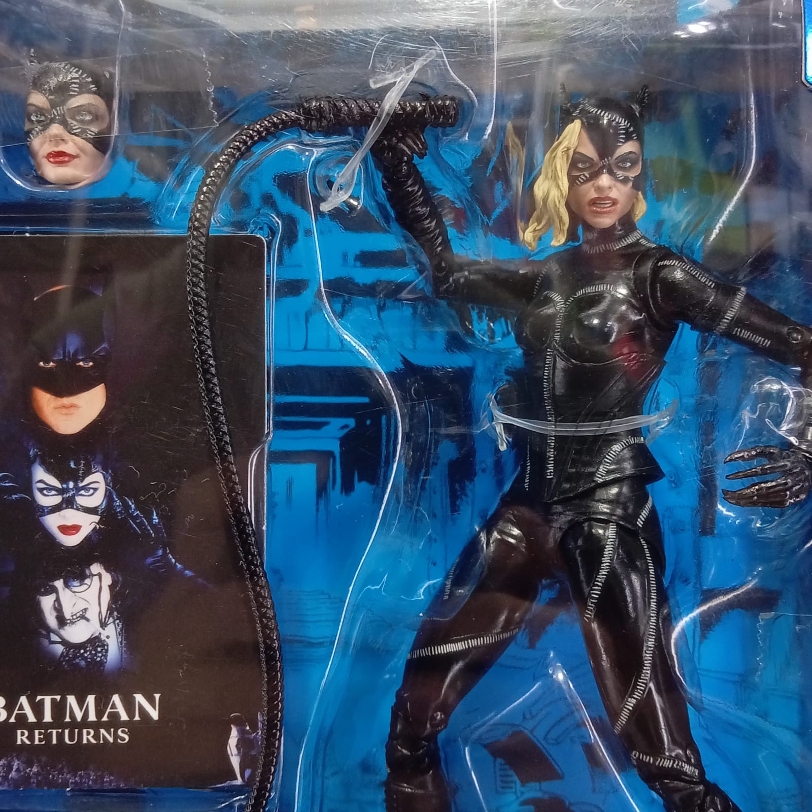 Catwoman Battle Damaged Theatrical Deluxe