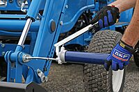 Lincoln 1142 Lever Action Manual Grease Gun with Rigid Extension, Premium Dual Lip Follower, Jam Proof Toggle Mechanism