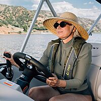 Onyx A/M-24 Automatic/Manual Inflatable Life Jacket