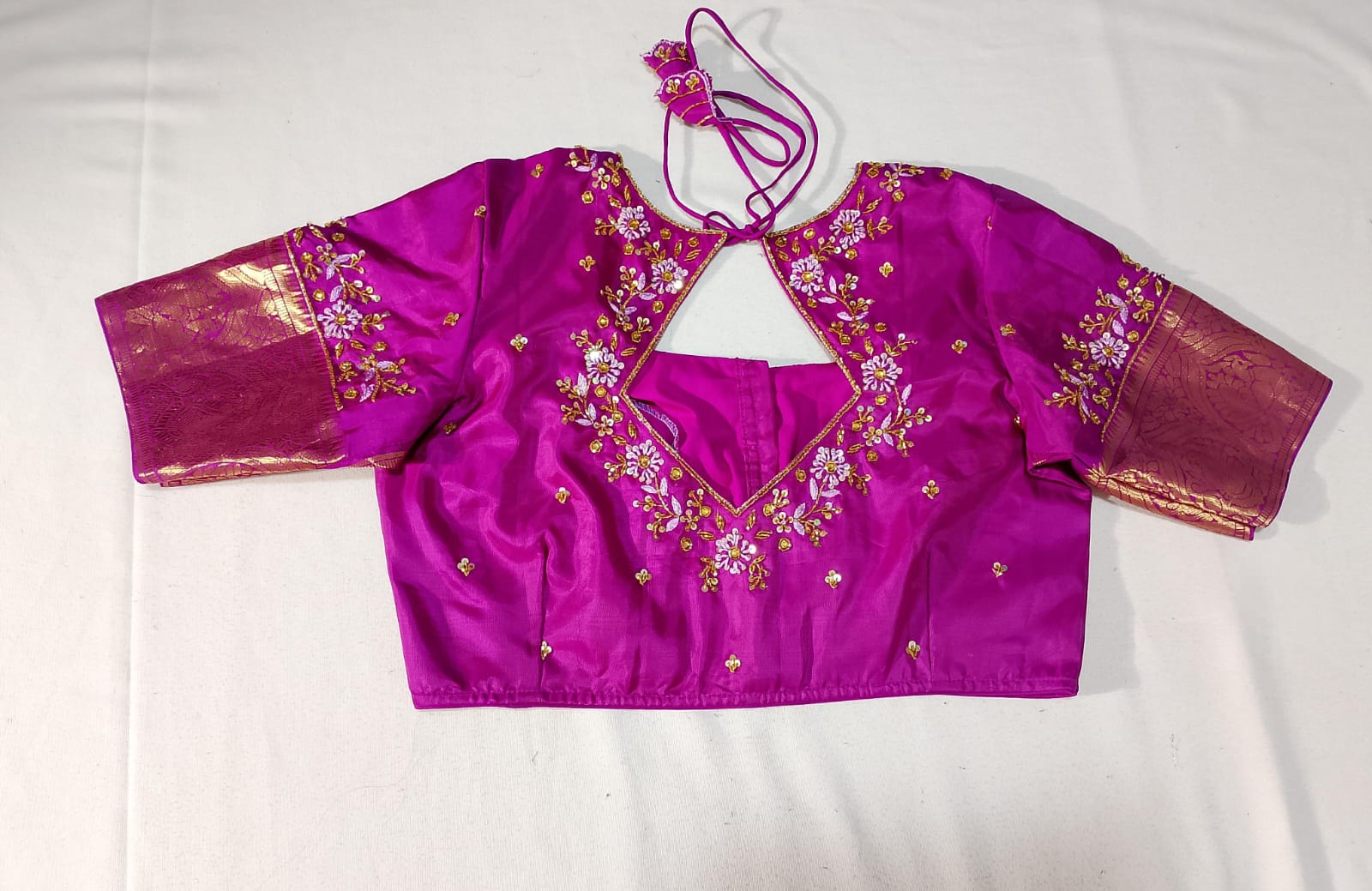 N762:Ready To Ship Beautiful Pure Kanchipattu Saree With Stitched Maggam Work Blouse N762:Ready To Ship Beautiful Pure Kanchipattu Saree With Stitched Maggam Work Blouse