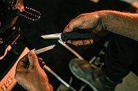 OUTDOOR EDGE Razor VX5 | Replaceable Blade EDC Folding Pocket Knife | 3" Blade, Ceramic Ball Bearings, Carbon Fiber Handle, Reversible Pocket Clip | Outdoor, Camping, Survival, Utility Black